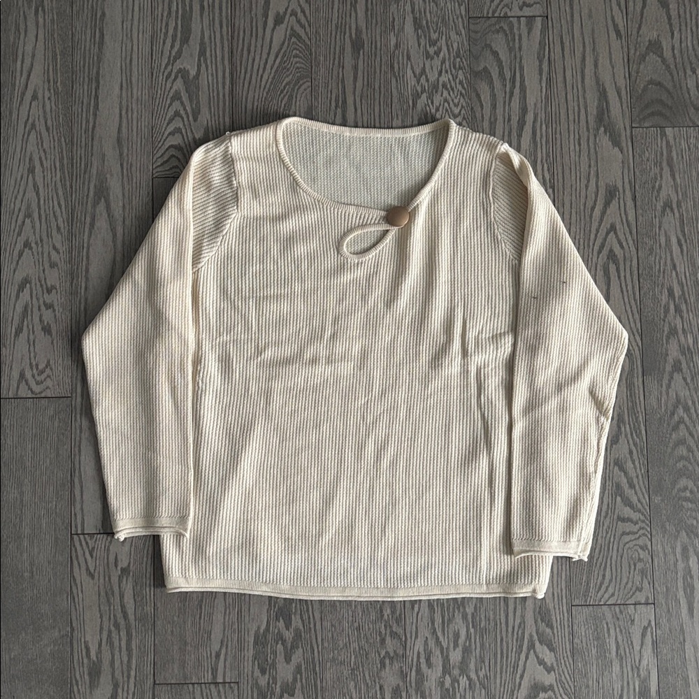 NEW Cut-out Sweater❣️